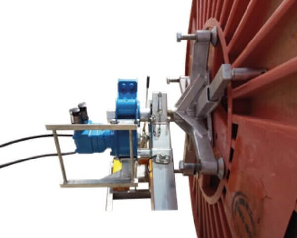 stojak-kablowy-z-napedem-hydraulicznym-OMAC-Italy-reel-stand-powered-hydraulic-600x482 (1)
